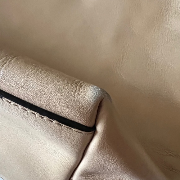 Coach Legacy Tan Leather Shoulder Bag - Picture 3 of 5